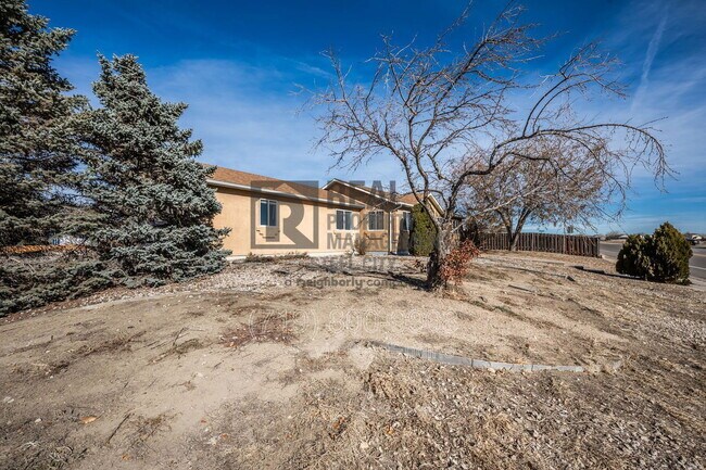 Building Photo - 4645 Ridge Dr