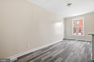 Building Photo - 632 W Cumberland St