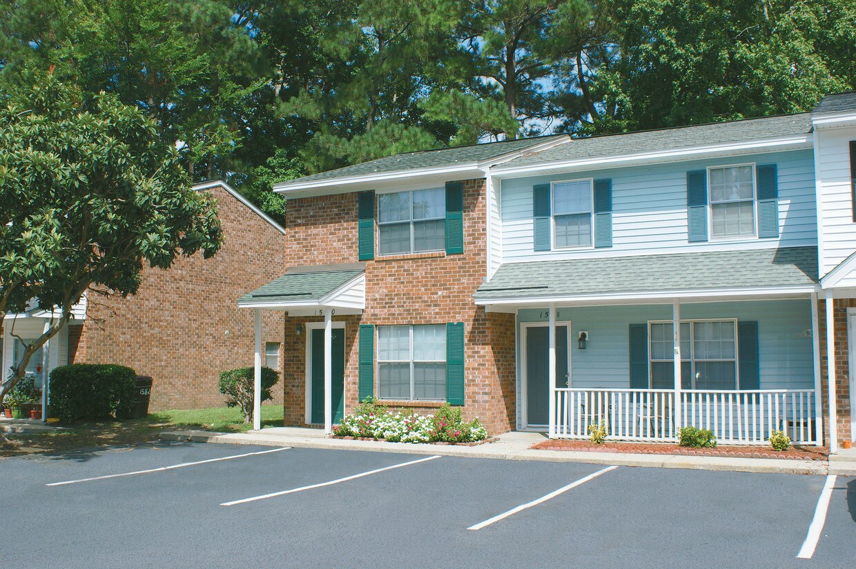 Wando East Townhomes 1606 Nantahala Blvd Mount Pleasant, SC Apartments for Rent in Mount
