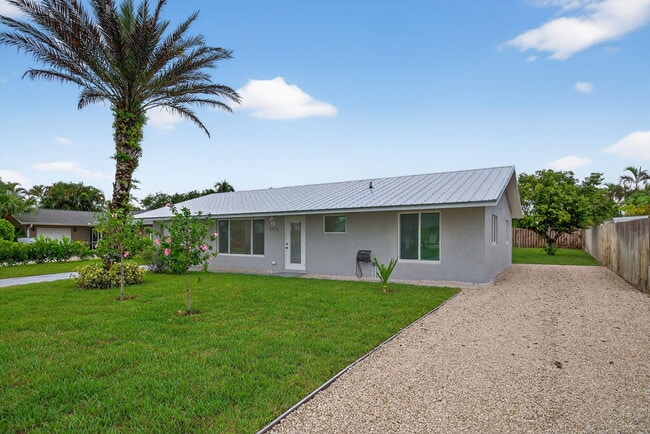 Building Photo - 8776 SE Sandy Ln