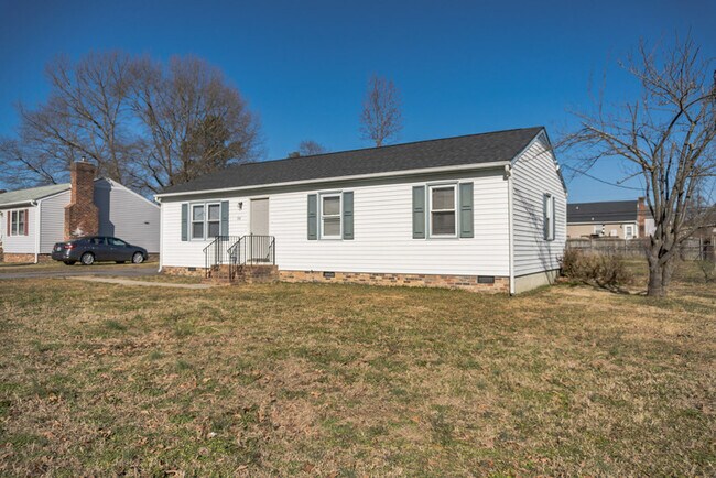 Building Photo - 104 E Huntsman Rd