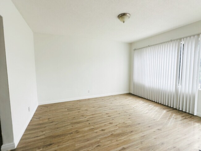 Foto del edificio - 2022 Eastlake Ave