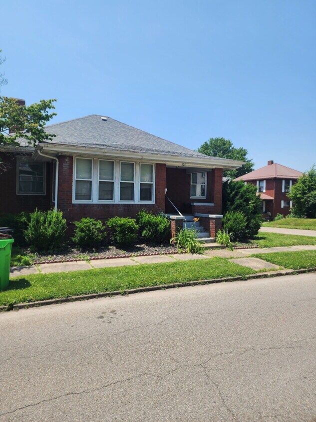 Foto principal - 205 S 15th St