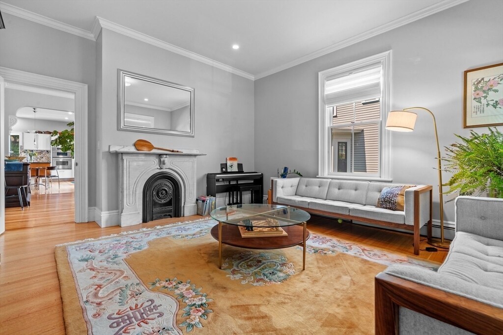 Primary Photo - 63 Ellery St