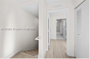 Foto del edificio - 2555 NE 193rd St