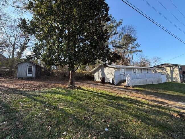 Foto del edificio - 132 Heather Ln NW