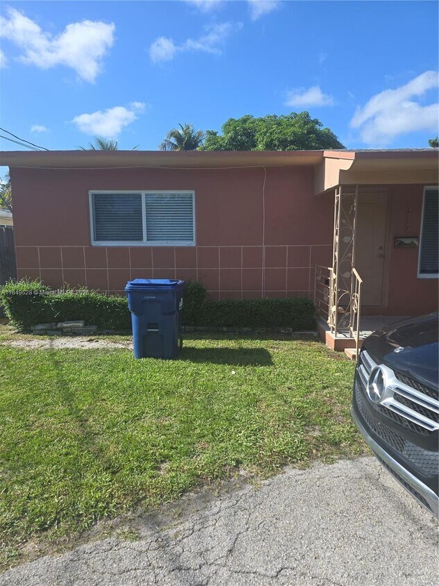 Foto principal - 319 NE 114th St