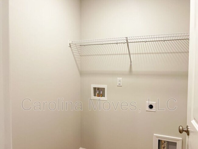 Foto del edificio - 121 Braxton Dr