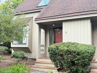 Building Photo - 4 Churchill Ct