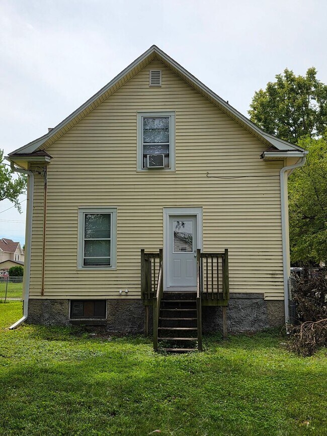 Foto del edificio - 1705 Gillette St