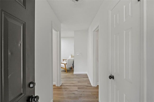 Foto del edificio - 2378 Green Forrest Dr