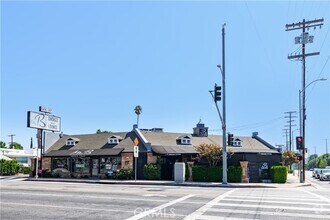 Building Photo - 6000 Woodman Ave