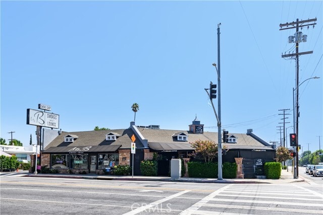 Primary Photo - 6000 Woodman Ave