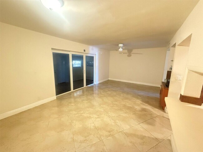 Foto del edificio - 5646 Blueberry Ct