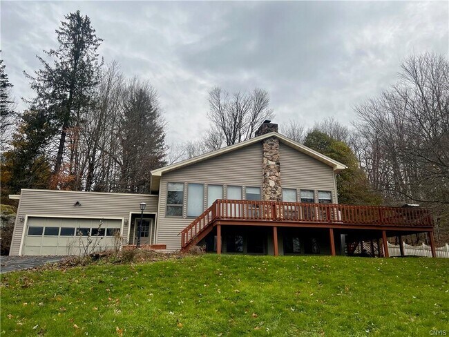 Building Photo - 6 E Lake Rd