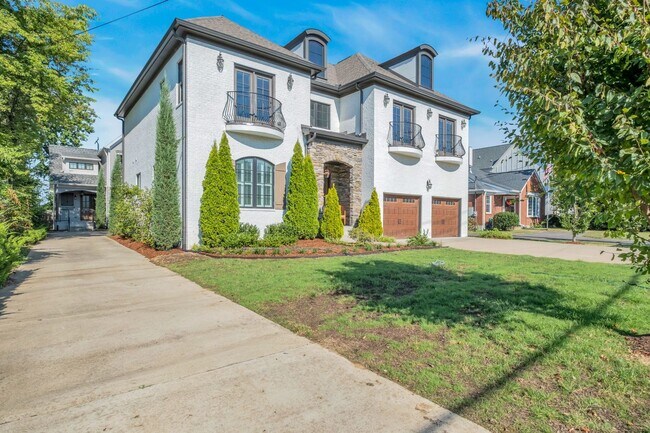 Foto del edificio - Stunning 5BE/4.5BA in the heart of Green H...