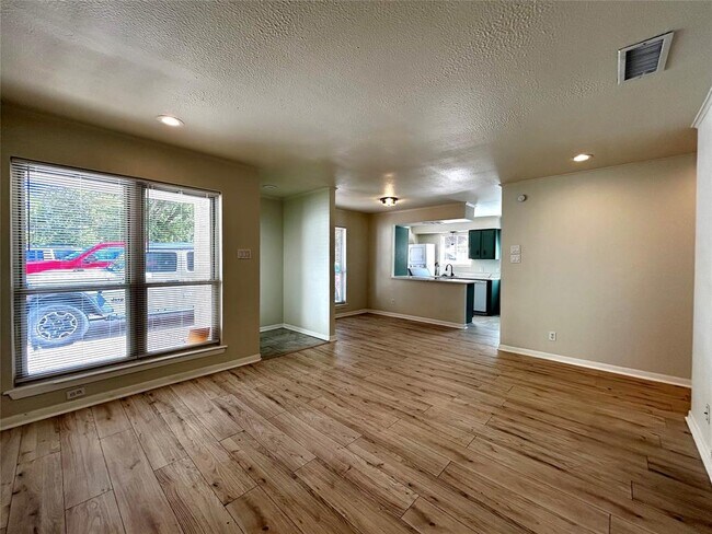 Foto del edificio - 1005 W Martin Luther King Jr Blvd