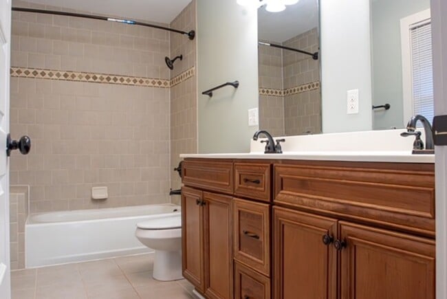 Building Photo - Townhouse right in Black Mountain available March 15.