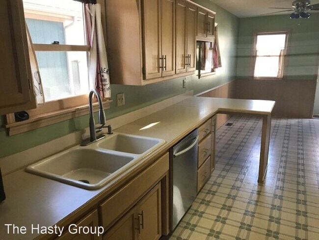 Building Photo - 3 br, 1 bath House - 1022 E 24th Ave