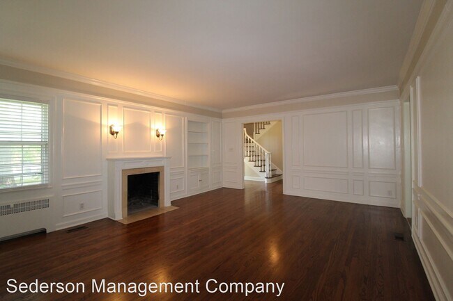 Building Photo - 3 br, 2.5 bath House - 601 W 50TH STREET