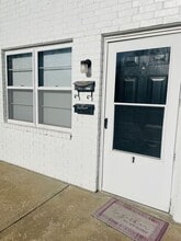 Building Photo - 1406 Magnolia W