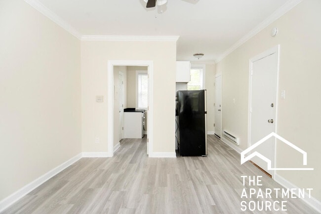 Photo - 646 W Roscoe St Apartment