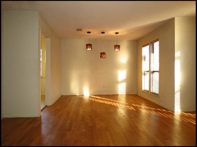 Foto del edificio - 12124 Shawnee Forest Dr