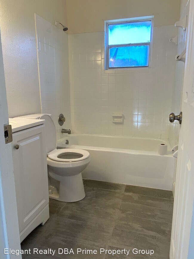 Building Photo - 3 br, 1.5 bath House - 5264 Letha Street