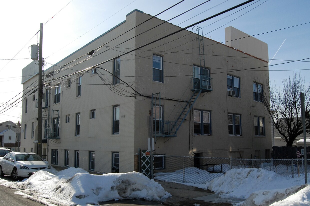 333 7th St, Fairview, NJ 07022 Apartments in Fairview, NJ