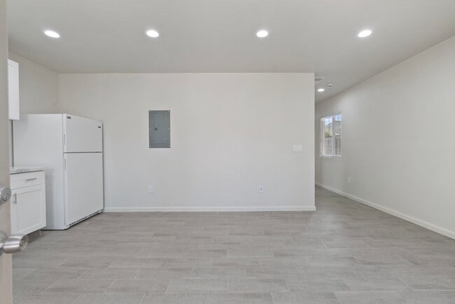 Foto del edificio - Just Built Property!