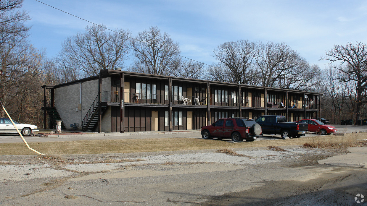 Douglas Oaks Apartments - Apartments in Des Moines, IA | Apartments.com