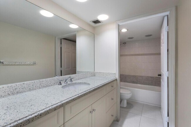 Building Photo - 10855 SW 112th Ave