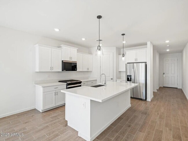 Building Photo - 4210 W Yolanda Ln
