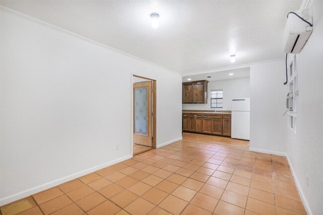 Building Photo - 402 Bomar St
