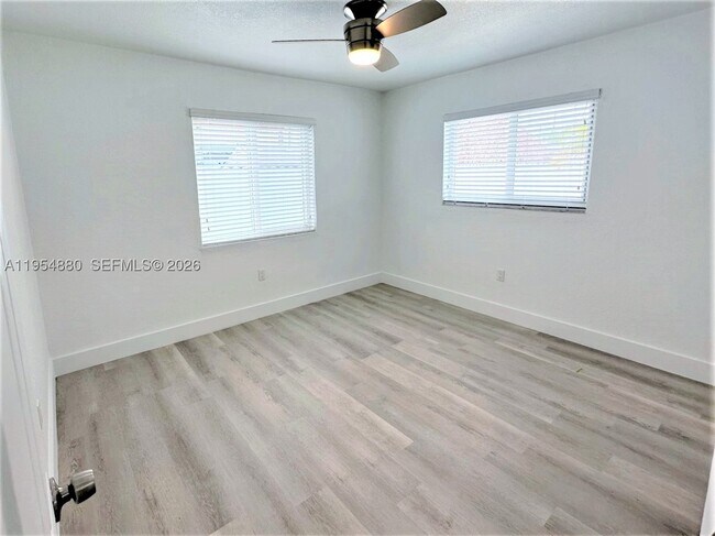 Foto del edificio - 11230 SW 5th St