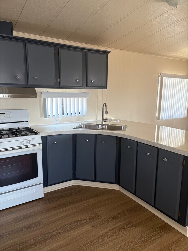 Foto del edificio - 12374 Mapleview St
