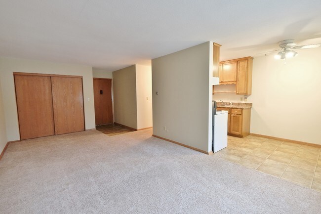 Building Photo - Grand Place Apartments | 2028