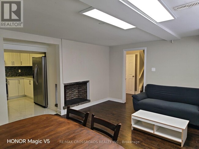 Building Photo - 17 Linwood Ave