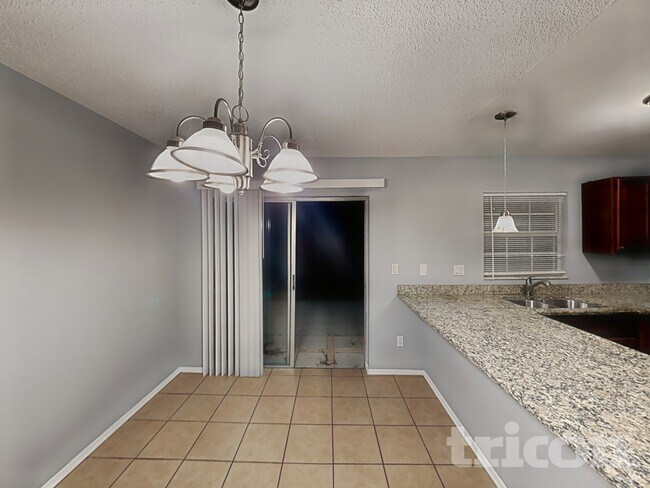 Foto del edificio - 1913 Hudson Ct