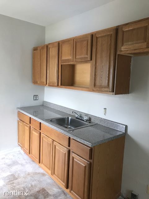 Foto principal - 114 Hurlburt St