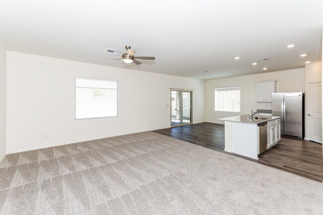 Foto del edificio - 1704 Desert Path Ave