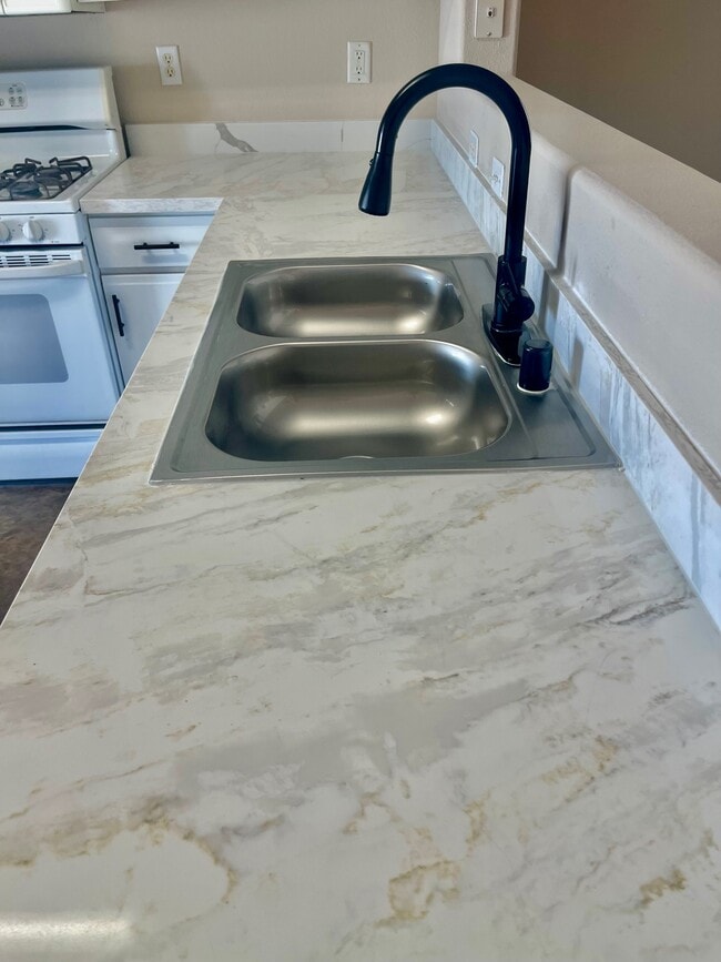 Building Photo - 5424 Eagle Claw Ave