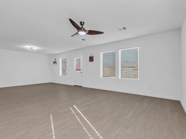 Foto del edificio - 25344 Carnation Ct