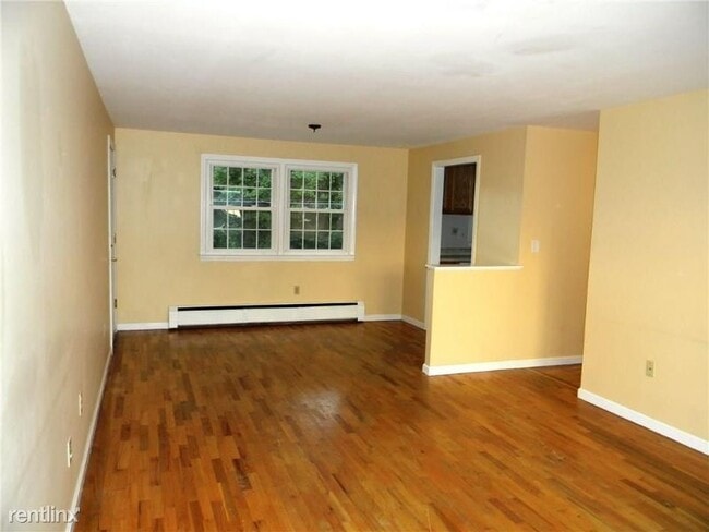 Building Photo - 49 Brewster Rd
