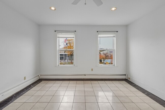 Building Photo - 571 Somerville Ave