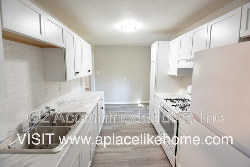 Primary Photo - 1514 N Spring St