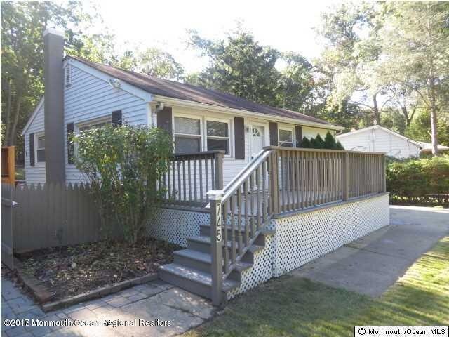 Foto del edificio - 745 Green Valley Rd