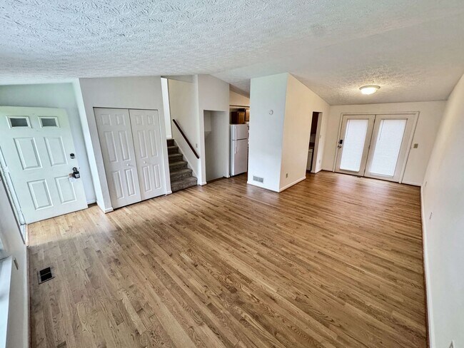 Building Photo - Charming 3BD/2BA Home in Prime Roswell Location – Walk to Downtown!