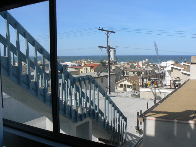 Building Photo - 721 Monterey Blvd
