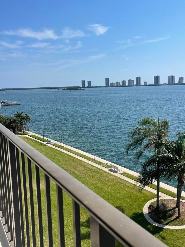 Primary Photo - 801 Lake Shore Dr